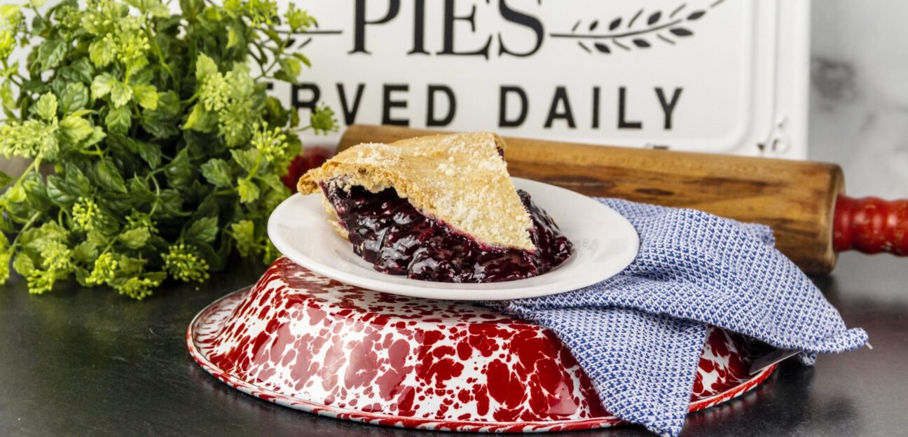 Essenhaus blackberry pie