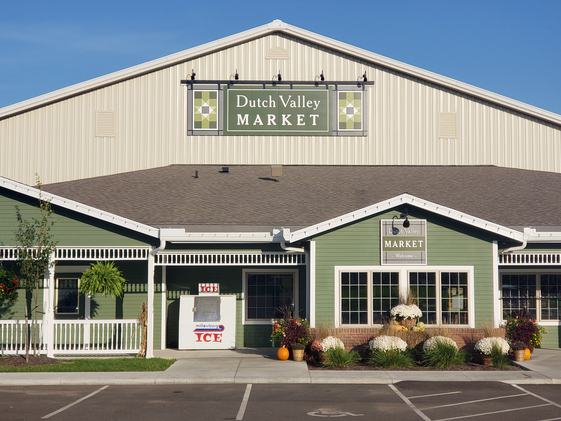 Dutch Valley Market in Sugarcreek